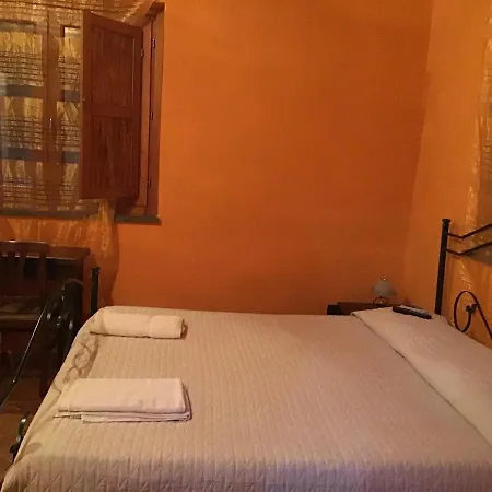 Agriturismo Alle Roverelle Lantgård *